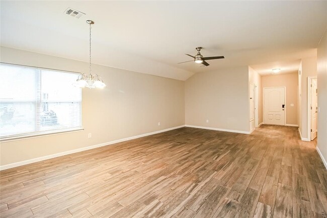 Building Photo - 7108 Meadow Lake Dr