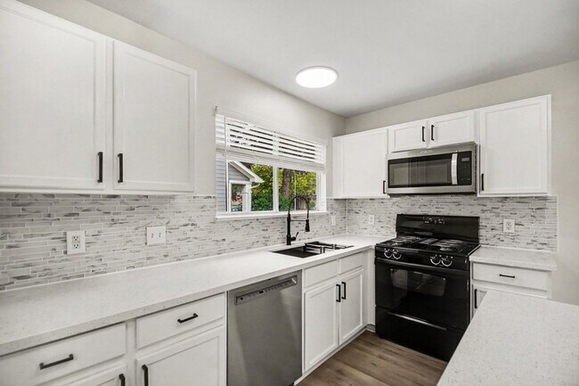 Building Photo - 431 Laurel Timbers Dr