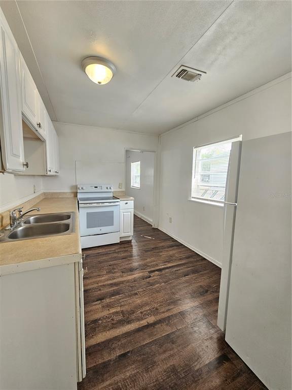 Building Photo - 5706 Dr M.L.K. Jr St N