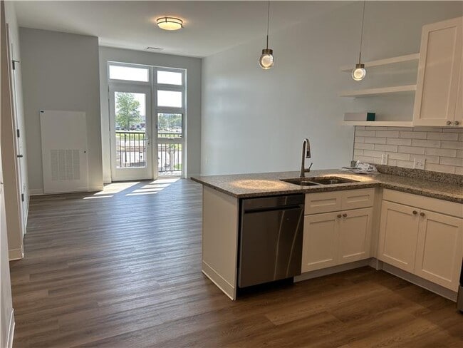 Building Photo - 231 Park Dr