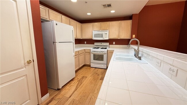Building Photo - 2325 Windmill Pkwy