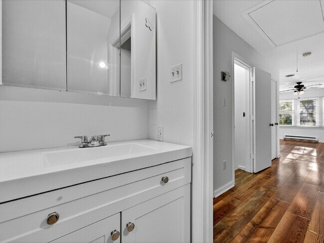 Building Photo - 3512 Castlebury Dr