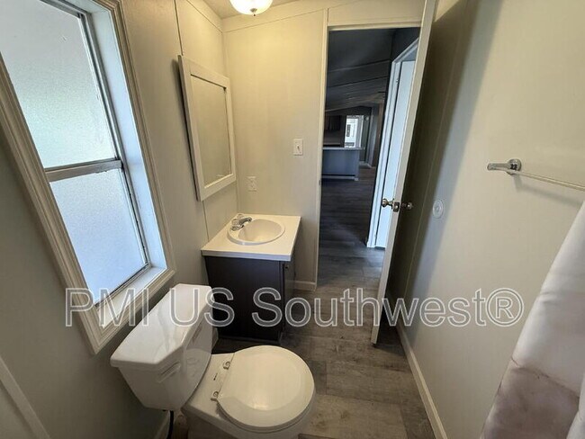 Building Photo - 314 Riverwood Ln