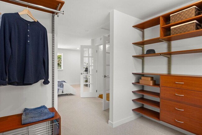 Building Photo - Modern Retreat in the Heart of Capitol Hil...