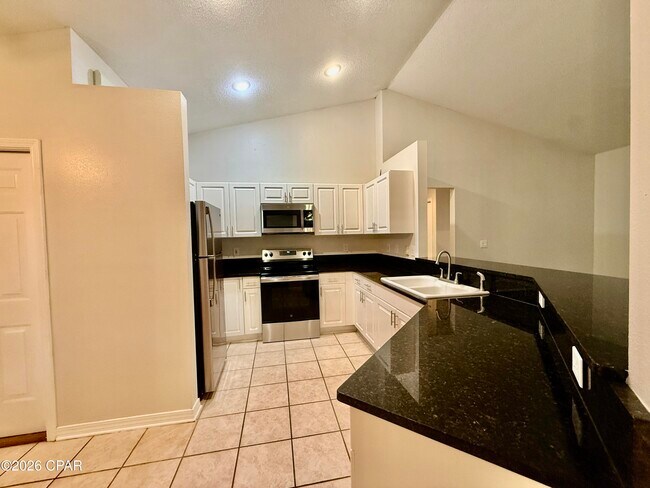 Building Photo - 232 Summerwood Dr