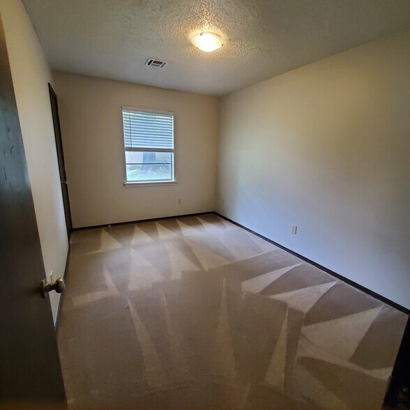 Bedroom 1 - 2016 W Jefferson St