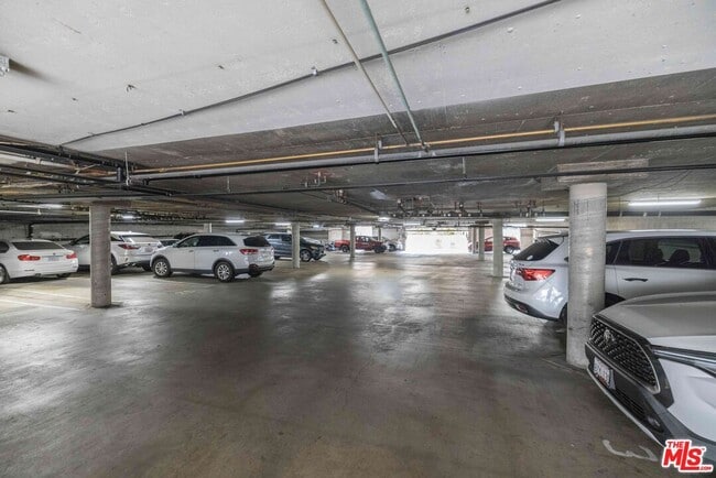 Building Photo - 331 S Gramercy Pl