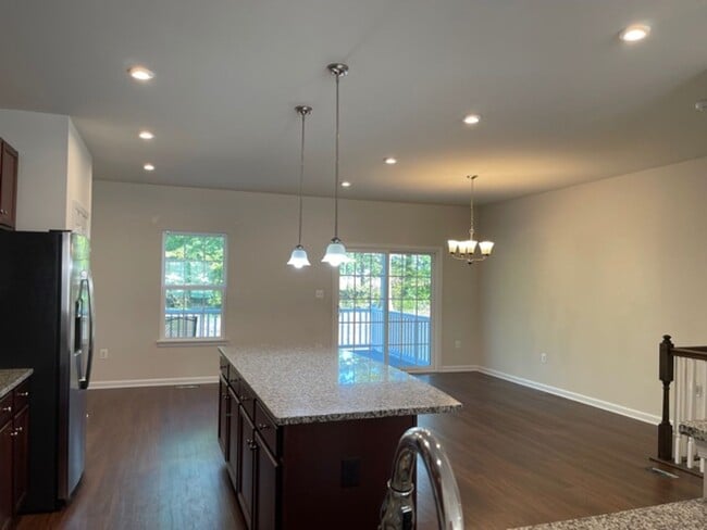 Building Photo - 314 Landing Dr