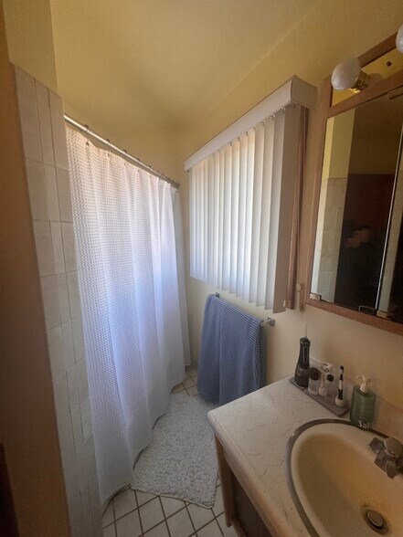 Building Photo - 2108 Campbell Rd