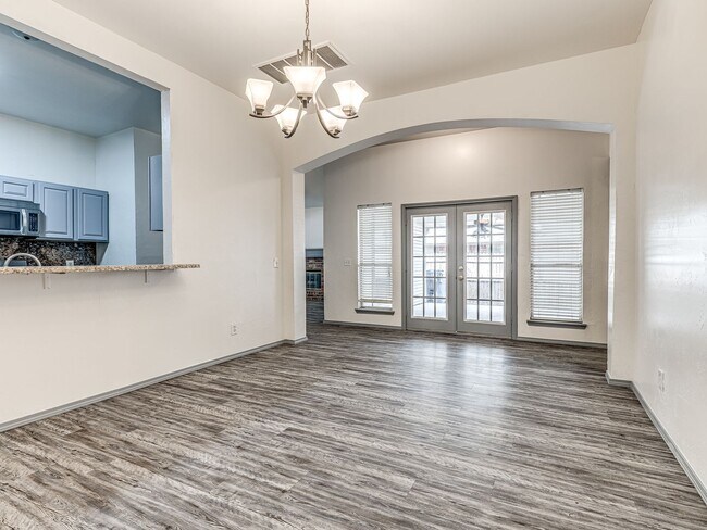 Building Photo - Updated Home + Deer Creek Schools + 3 bedr...