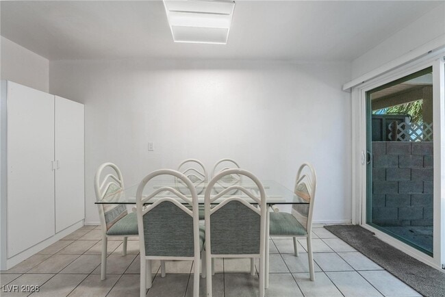 Building Photo - 4302 Lynnann