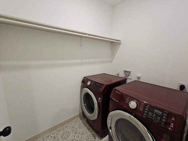 Building Photo - BRAND NEW BUILD!!