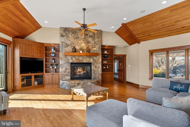 Building Photo - 3535 Meadow Rd