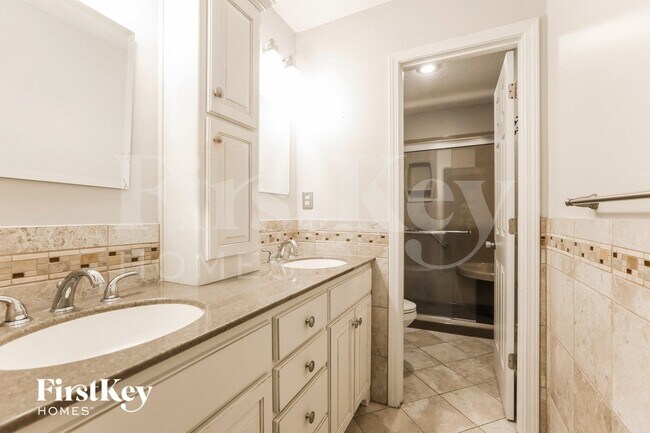 Building Photo - 1018 SE 4th St