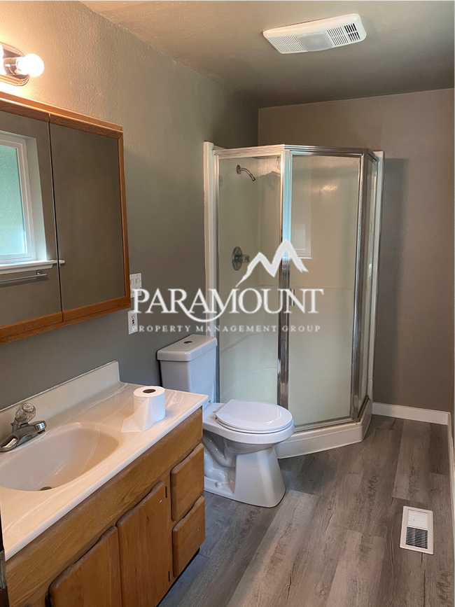 Building Photo - 3020 SE Royalwood Pl
