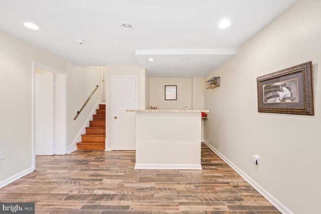 Building Photo - 1801 Primrose Rd NW