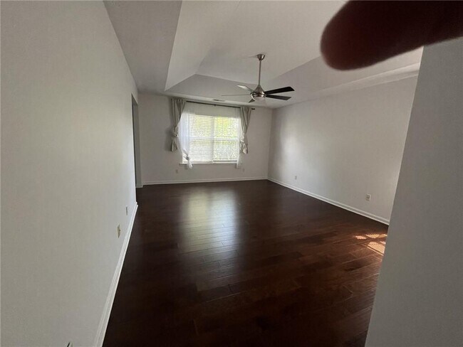 Building Photo - 3184 Elmwood Ct