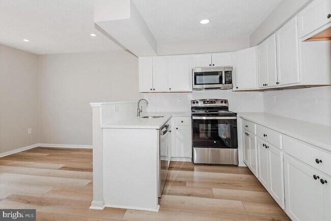 Building Photo - 1116 Soho Ct