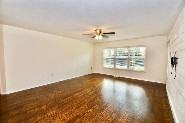 Building Photo - 895 Normandy Trace Rd