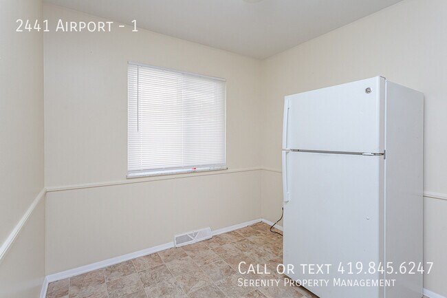 Building Photo - 2441 Airport-1