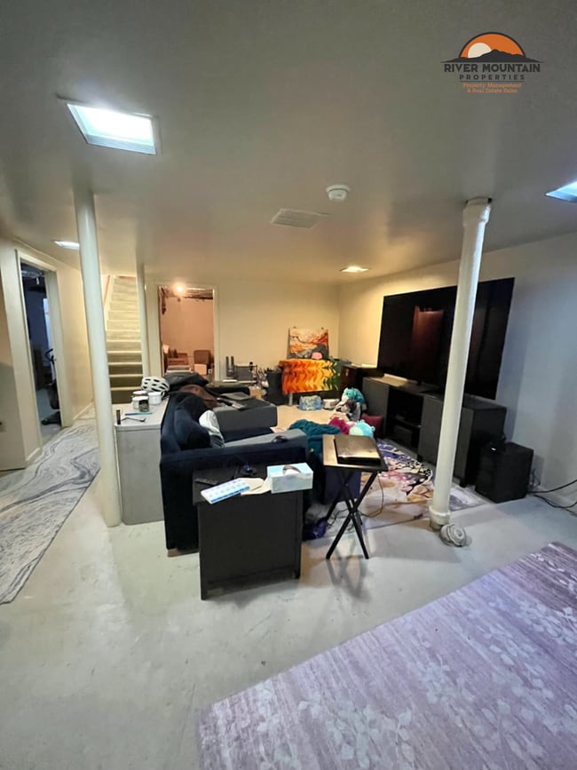 Building Photo - 3 Bedroom Home with Carport in Blacksburg