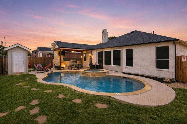 Building Photo - 2805 Whetstone Dr
