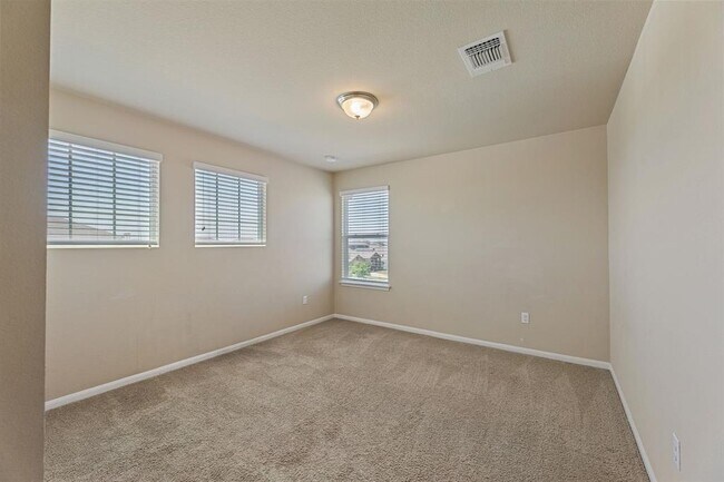 Building Photo - 122 Denton Dr