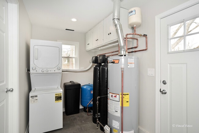 Building Photo - 309 Glenwood Ave