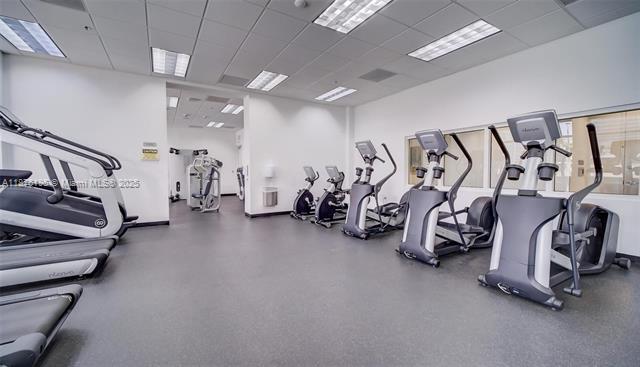 Building Photo - 1200 Brickell Bay Dr