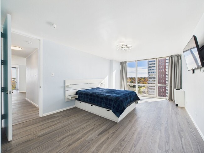 Building Photo - 3100 E Cherry Creek S Dr