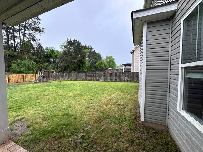 Building Photo - 1440 Summit Way