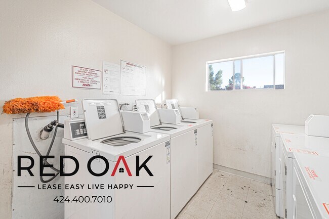 Building Photo - 11134 Arminta St