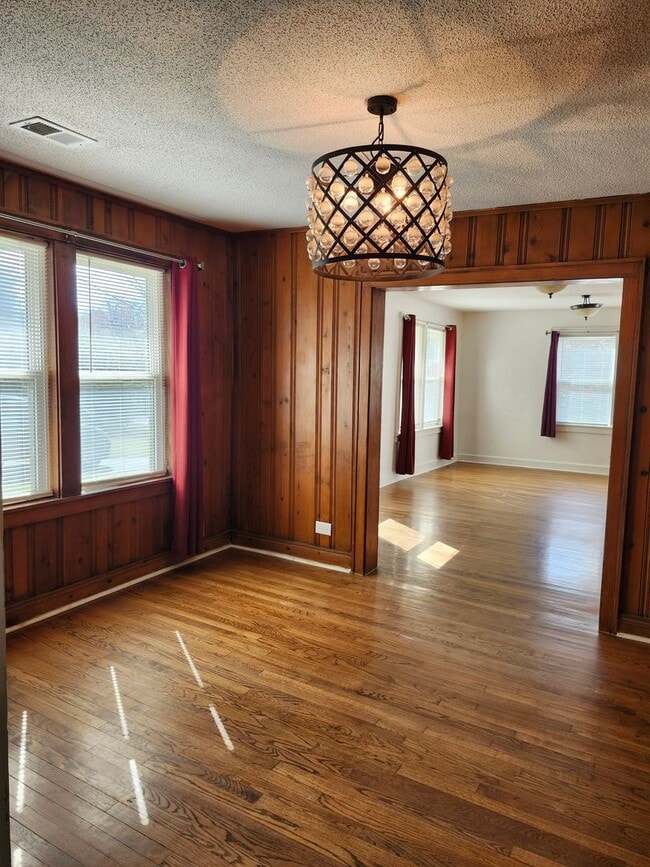 Building Photo - Wonderful 2 Bedroom 1 Bath home in Hixson, TN