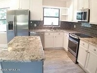 Building Photo - 1012 N 6th St