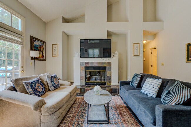 Building Photo - 104 Bright Angel Dr