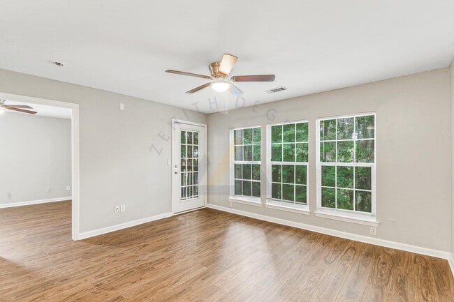 Primary Photo - 100 Kensington Blvd