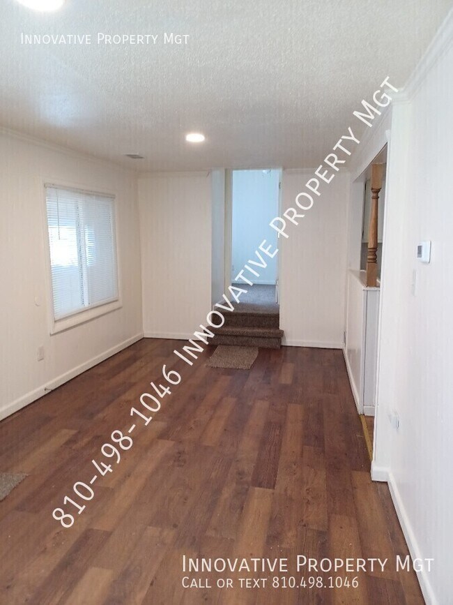 Building Photo - 1121 W Buder Ave