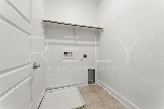Building Photo - 11202 Gadsen Ln