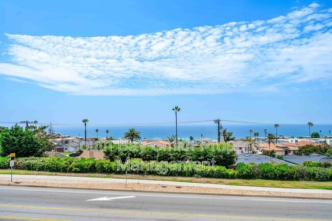 Building Photo - 420 Palos Verdes Blvd