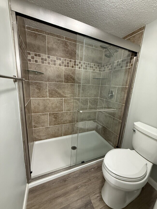 Building Photo - 2-Bed, 2-Bath Condo, The Greens/Waynesville NC