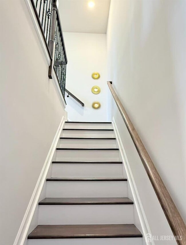 Building Photo - 102 Dickson Ct