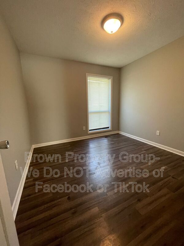 Building Photo - 6897 Kingsgate Dr