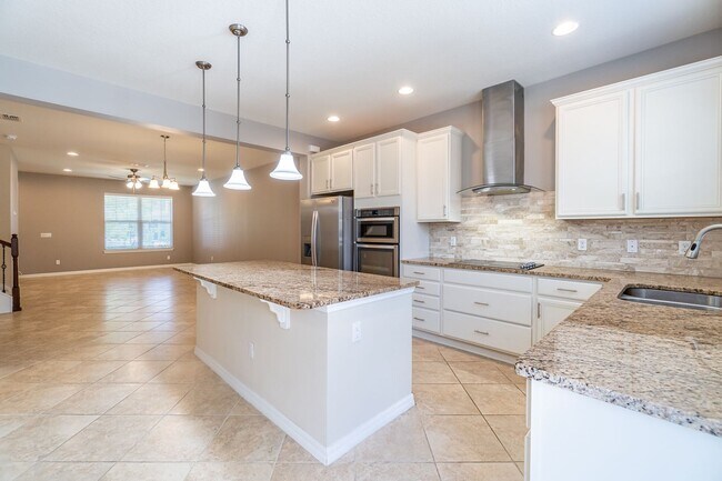 Building Photo - Beautiful Energy Efficient 3/2.5 Townhome ...