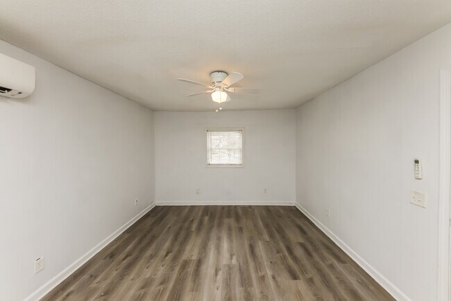 Building Photo - 4230 Senoa Dr