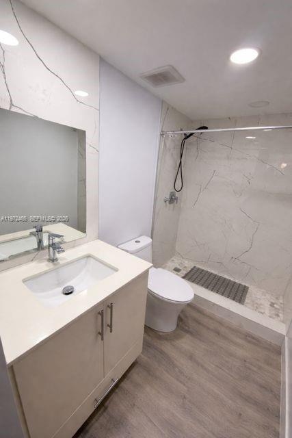 Building Photo - 1555 W 44th Pl