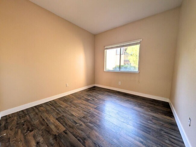 Building Photo - 141 Tuscany Ct