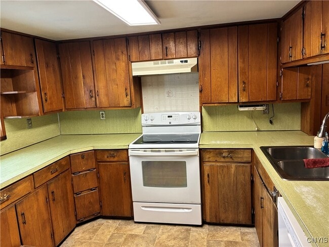 Building Photo - 7470 Perry Rd