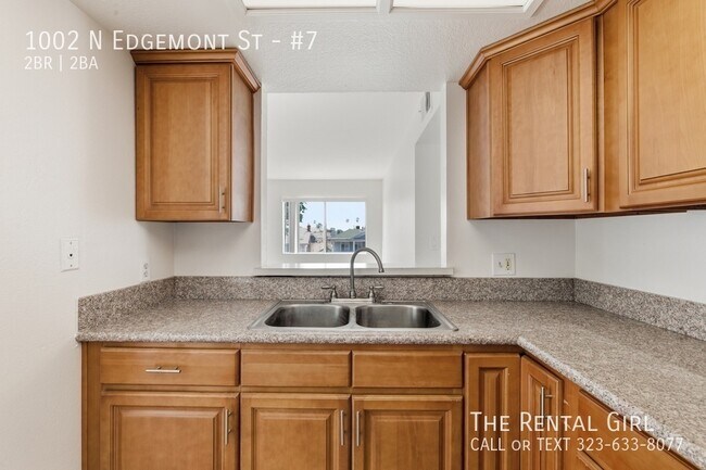 Building Photo - 1002 N Edgemont St