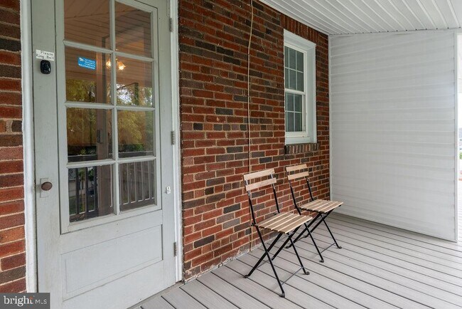 Building Photo - 315 Frederick St