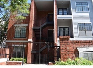 Building Photo - 712 W 21st St